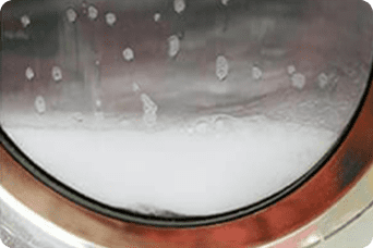 ふとんが洗浄されている様子